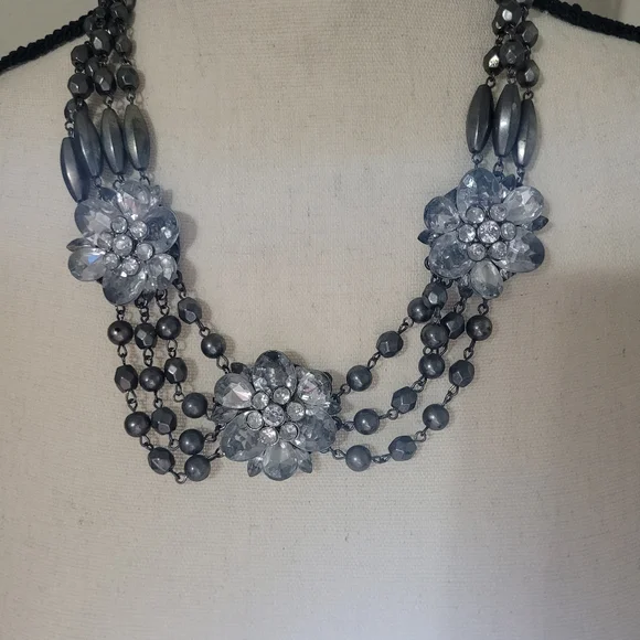 Lane Bryant Beautiful Flower Bling Necklace Used...Bougie !!!..strand beads miss - Picture 8 of 11
